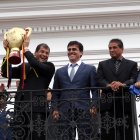 Nassib Neme, presidente de Emelec, en Carondelet junto al exmandatario Rafael Correa, durante el festejo de uno de los títulos nacionales del conjunto millonario.
