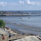 Imágenes muestran retirada del mar en playa de Haití, tras sismo.