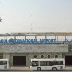 El aeropuerto de kabul es hoy escenario de desesperación por parte de afganos que quieren huir de su país ante la toma del poder por parte de los talibanes.