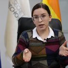 La secretaria de Derechos Humanos de Ecuador, Bernarda Ordóñez, habla en una entrevista con EFE hoy, en Quito (Ecuador).