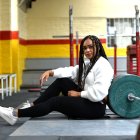 Neisi Dajomes disfruta de un merecido descanso. De todas maneras, casi todo los días visita a sus amigos en el gimnasio de pesas de Concentración Deportiva de Pichincha.