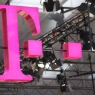 T-Mobile explicó que está investigando el acceso "no autorizado" a sus sistemas que fue divulgado este fin de semana por piratas informáticos en un foro de internet, y confirmó que los datos robados incluyen "información personal" pero no financiera.