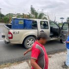 Momento en que detienen una camioneta que transportaba combustible sin permiso.