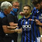 Gasperini (i) habría perdido los estribos por Gómez (d) gracias a su desobediencia.