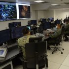 Seguridad. La Fuerza Aérea Ecuatoriano (FAE) mantiene vigilado el espacio aéreo en un Centro de Control y Vigilancia.