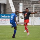 Técnico Universitario buscó más el arco rival, pero no tuvo la puntería necesaria para abrir el  marcador.