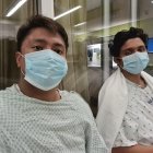 Con su primo Jeremías en el hospital.