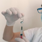 En total, 9,9 millones de habitantes del país han recibido una primera dosis.