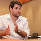 Angrisano es presidente de honor de los Estudiantes Demócratas Europeos, estudiantes del PP europeo.