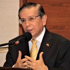 El embajador designado de Ecuador en España, Pascual del Cioppo, habla durante un encuentro de la Cámara Oficial Española, hoy, en Quito.