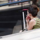 "Los resultados sugieren que, pese a fumar menos y ser menos dependientes de la nicotina que los hombres, a las mujeres les resulta más difícil dejar de fumar. A ello podría contribuir la mayor prevalencia de ansiedad, depresión y sobrepeso u obesidad entre las mujeres", detalla la autora del estudio.