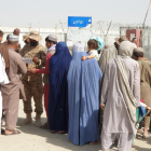 ACNUR pide a Pakistán que abra sus fronteras a los afganos en peligro.