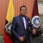 Con 59 años de edad y 30 de profesión, el doctor Wilson Tenorio ha cumplido importantes funciones tanto en su vida universitaria como profesional.