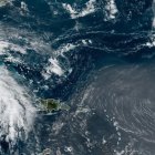 Imagen satelital cedida este viernes por la Oficina Nacional de Administración Oceánica y Atmosférica de Estados Unidos (NOAA).