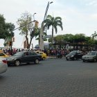 Largas filas se registraron este fin de semana en el punto de vacunación del malecón.
