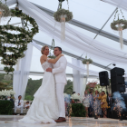 Daniel y Lavinia sellaron su amor en un mágico escenario creado por Julio Tomalá, con  Stephanie Graber como wedding planner.