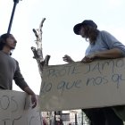 Miraflores. Así quedó el árbol tras la acción ejecutada la noche del domingo.