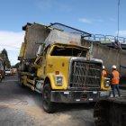 Accidente. Un tráiler se estrelló en la Av. Simón Bolívar a la altura de la Loma de Puengasí.