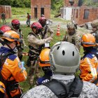 Socorristas participan en un simulacro de terremoto durante una jornada del ejercicio de cooperación internacional "Cooperación VII y Ángel de Los Andes III.