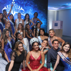 Las candidatas junto al equipo de la organización Reina de Guayaquil.