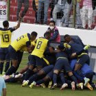 La selección de Ecuador derrotó 2-0 a Paraguay en el estadio Rodrigo Paz Delgado.