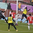 Ecuador derrotó a Paraguay por 2-0 en el regreso de los aficionados a los estadios
