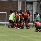 Las jugadoras del Deportivo Cuenca festejan tras la victoria en la primera final.