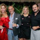 Los novios con Beba Brito y Jaime Jiménez.