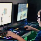 Más de la mitad de los europeos de entre 6 y 64 años juegan a videojuegos, según datos del informe, que sitúa la edad media de los jugadores en la UE en 31 años.