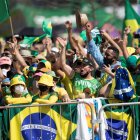 Simpatizantes del presidente Jair Bolsonaro se manifiestan en apoyo del mandatario hoy, día de la Independencia brasileña, en Brasilia (Brasil).