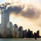 Vista del World Trade Center durante los ataques terroristas del 11 de septiembre de 2001, en una fotografía de archivo.