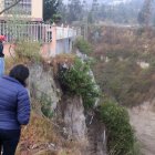 Riesgo. La quebrada ha avanzado 25 metros en los últimos 17 años de erosión y amenaza a los predios.