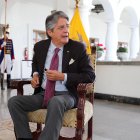 El presidente de Ecuador, Guillermo Lasso, habla en entrevista con Efe hoy, en Quito (Ecuador).