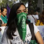 Fotografía de archivo en la que cientos de mujeres se manifiestan en la principales avenidas en la ciudad de Guadalajara, en el estado de Jalisco (México), para pedir la despenalización del aborto y un acceso libre a los servicios para la interrupción del embarazo.