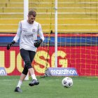 Barcelona y Deportivo Cuenca sacaron a sus jugadores al campo, pero no hubo fútbol.