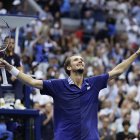 El tenista ruso, actual # 2 del mundo, reacciona tras ganar el último punto ante Nole.