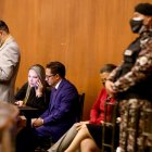 Carrión se reunió en la Asamblea con su esposa Priscila Schettini bajo la atenta mirada de los agentes penitenciarios.