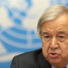El secretario general de la ONU, Antonio Guterres, habla con los medios de comunicación en una conferencia de prensa.