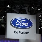 Ford también ha establecido otros programas pilotos de entrega a domicilio con vehículos sin conductor con compañías como la cadena de pizza Domino"s y Postmates.