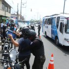 Control. La Policía Nacional realizó un operativo ayer en la avenida Portete.