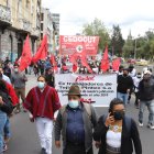 Marcha. Los dirigentes sindicales de línea socialista marcharon por el Centro Histórico de Quito.