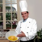 El chef Édgar León