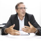 Jerome Cardineau. Es ingeniero especializado en ingeniería marina en campos petroleros. Desde septiembre de 2020 es el director general de Veolia Ecuador, empresa francesa que opera al consorcio Interagua.