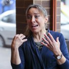 La escritora María Luz Albuja habla durante una entrevista con Efe el 15 de septiembre de 2021, en Quito (Ecuador).