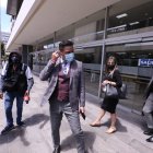 Diligencia. Édgar Molina, uno de los abogados de Sebastián Yunda, a su ingreso al Complejo Judicial Norte.