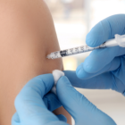 A los menores en este rango de edad se les aplica una única dosis de la vacuna Pfizer.