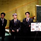 (i-d) Taehyung/V, Suga y Jin de la banda surcoreana BTS participan en el evento SDG Moment en la 76 Asamblea General de Naciones Unidas en Nueva York (EE.UU.), este 20 de septiembre de 2021.
