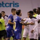 Los jugadores de Liga de Quito y Emelec protagonizaron un problema tras el encuentro del domingo