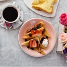 Desde desayunos hasta las más exquisitas pavlovas, todo en un ambiente glam.