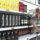 Licores más económicos se verán afectados, según los importadores del producto.